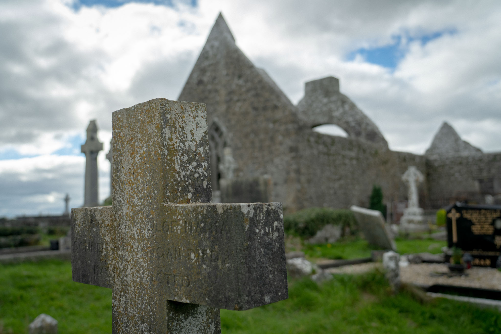 Kilmacduagh Abbey image3