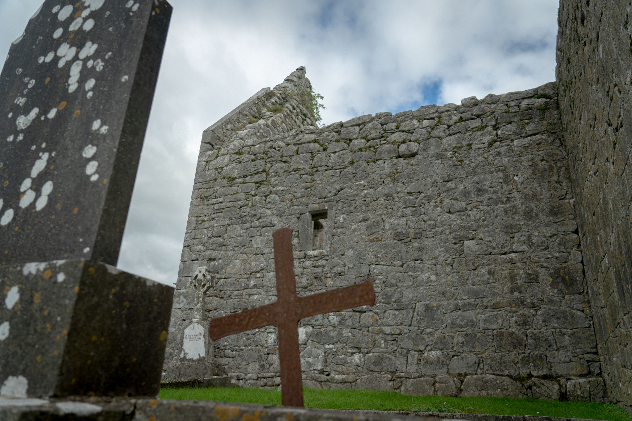 Kilmacduagh Abbey image8